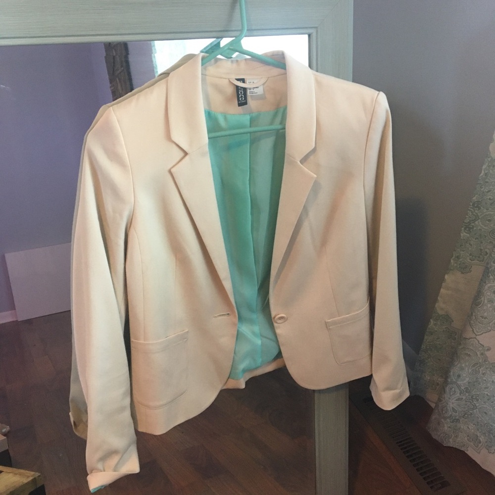 Cream H&M blazer size 8 !!